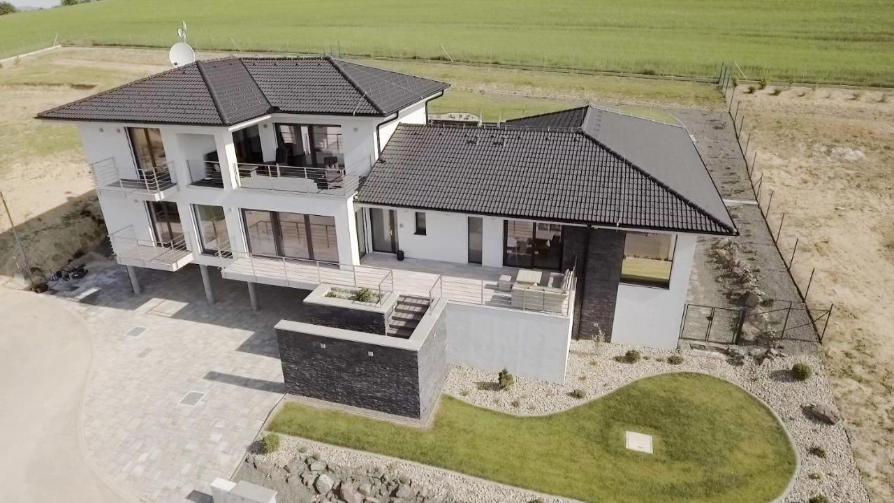 Luxury Villa Moravany nad Váhom Exterior foto