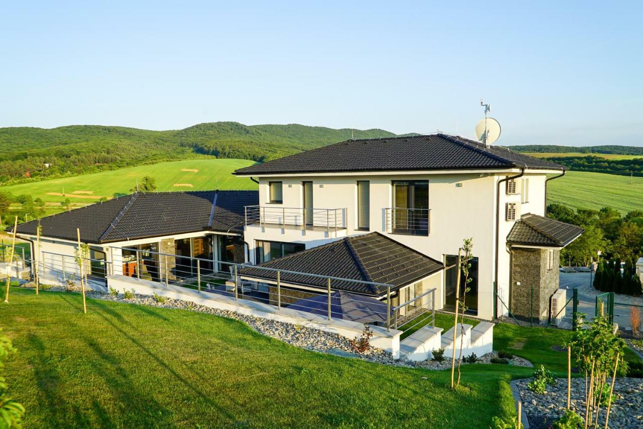 Luxury Villa Moravany nad Váhom Exterior foto