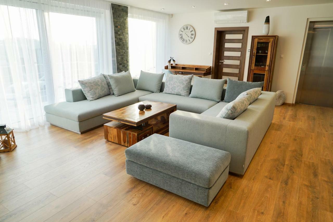 Luxury Villa Moravany nad Váhom Exterior foto