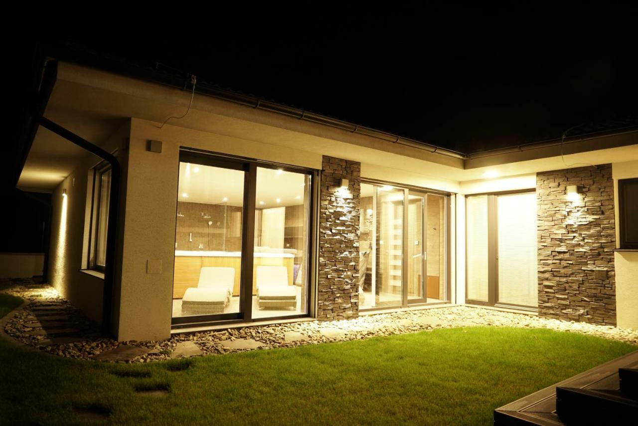 Luxury Villa Moravany nad Váhom Exterior foto